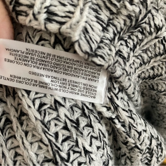 MADISON LILLY Black and White Cowl Neck Sweater Acrylic Size Small - Picture 8 of 8